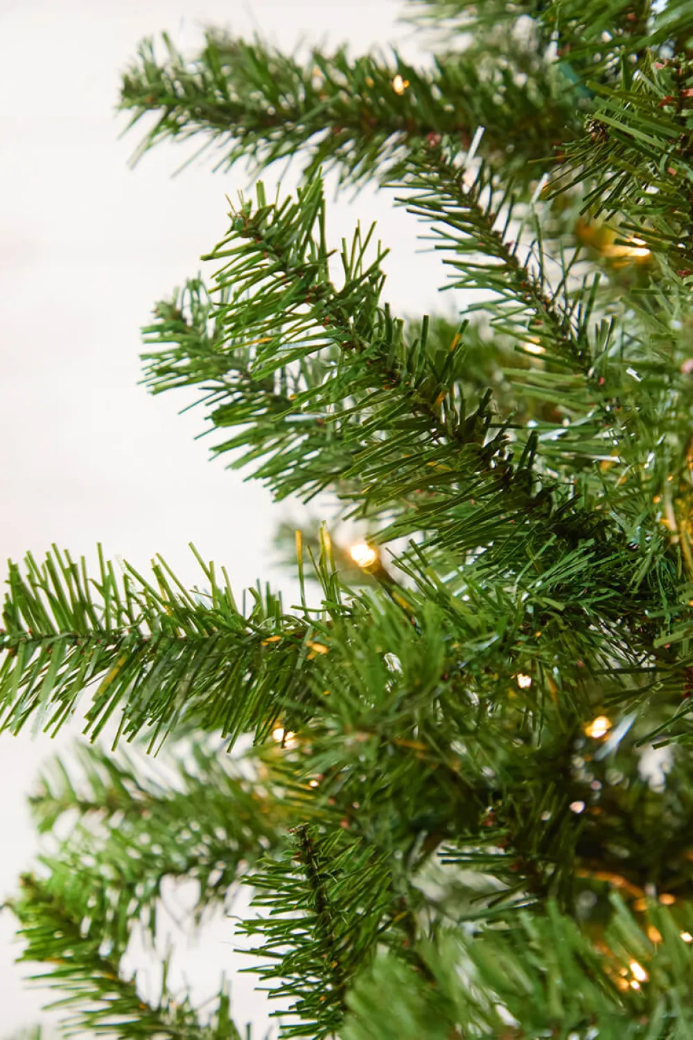 Decorator's Warehouse 7.5' Aspen Pine Artificial Christmas Tree with 400 Color-Changing Lights > Christmas Sale|Green