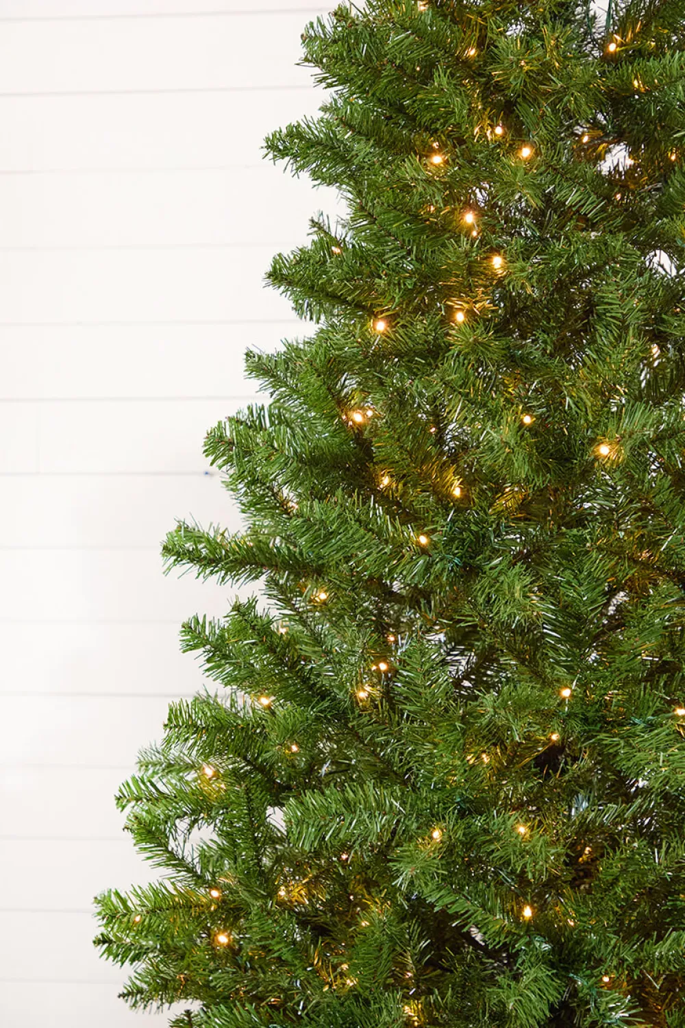 Decorator's Warehouse 7.5' Aspen Pine Artificial Christmas Tree with 400 Color-Changing Lights > Christmas Sale|Green