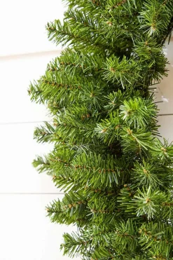Decorator's Warehouse 30" Battery Operated LED Balsam Pine Wreath > Christmas Decor|Outdoor Lighting
