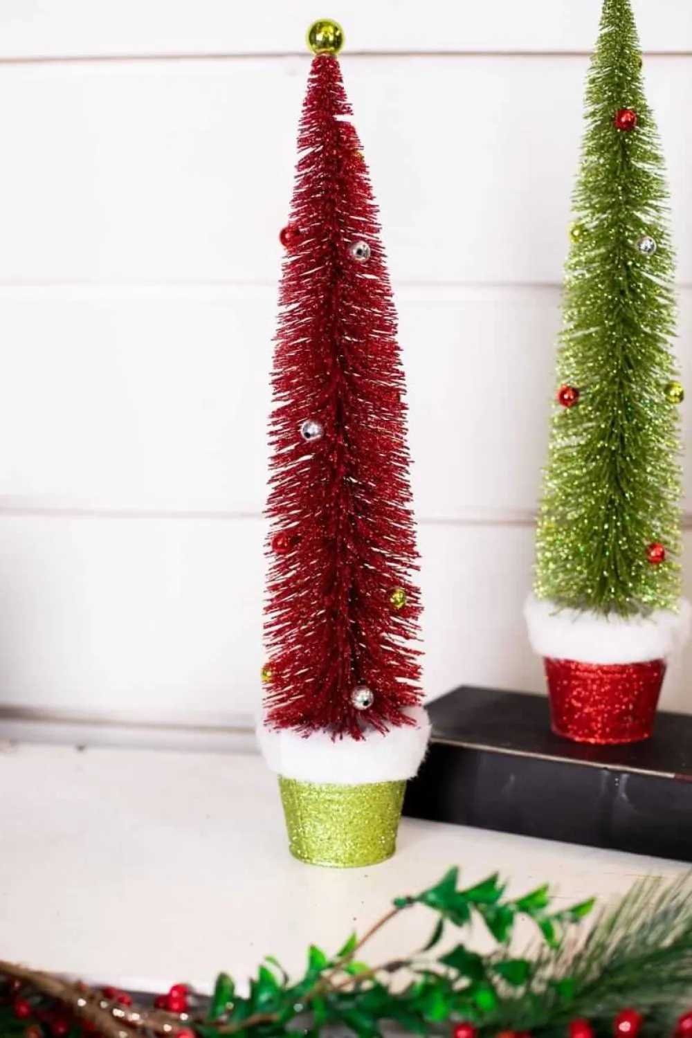 Decorator's Warehouse Bottle Brush Very Merry Tree > North Pole Party|Tabletop & Accent Trees