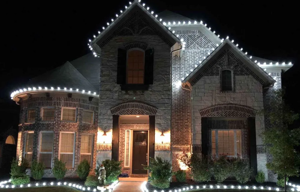 Decorator's Warehouse Case - Cool White C9 Wonderful Faceted (500pcs) > C9 Bulbs|Christmas Decor