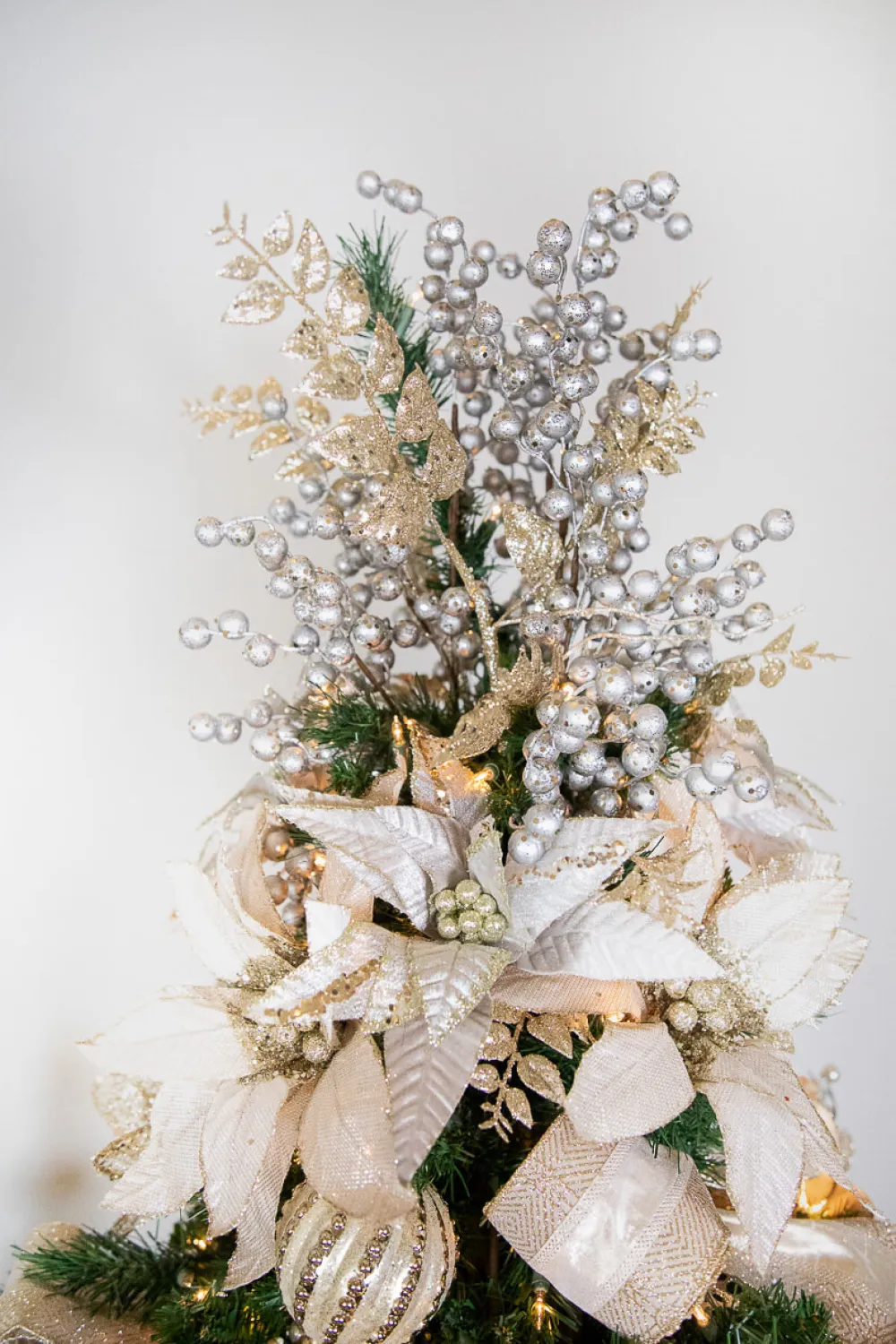Decorator's Warehouse 35” Champagne Glitter Leaf Spray > Christmas Sprays|Christmas Decor