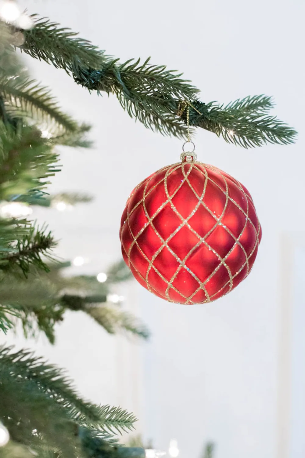 Decorator's Warehouse 10 CM Red Matte Glitter Quilted Ball Ornament > Nutcracker|Christmas Decor