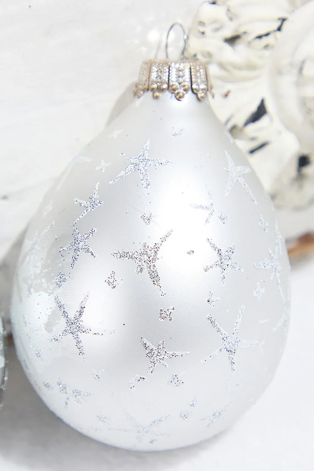 Decorator's Warehouse 6ct Drop Bright Silver & Silver with Silver Stars > White Christmas|Boxed Sets