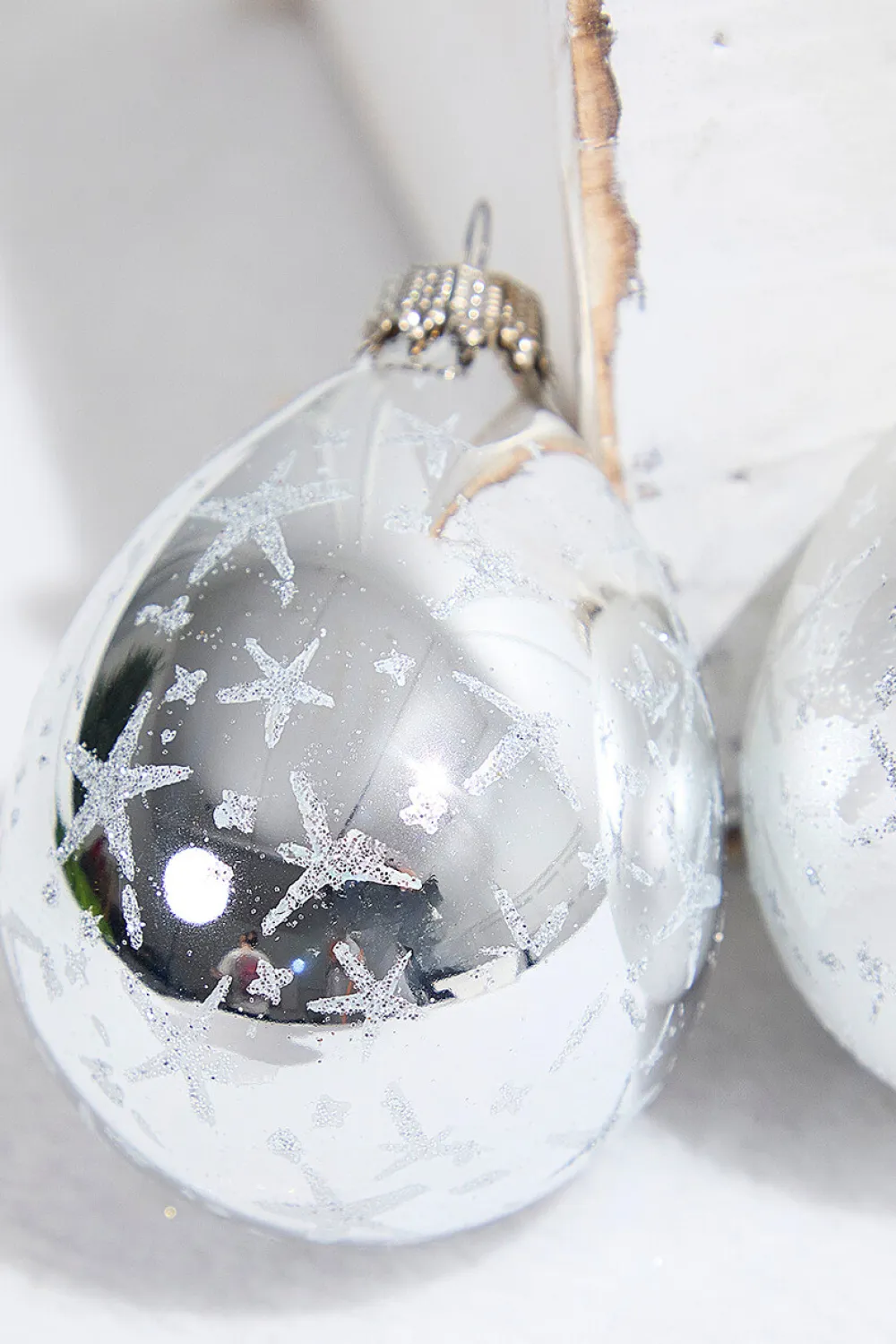 Decorator's Warehouse 6ct Drop Bright Silver & Silver with Silver Stars > White Christmas|Boxed Sets