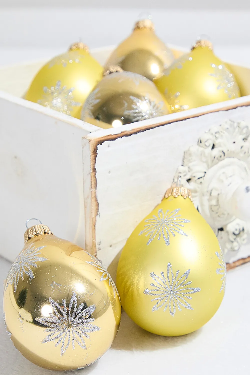 Decorator's Warehouse 6ct Glass Drop Aztec Gold & Gold Velvet with Silver Snowflakes > Boxed Sets|Christmas Sale