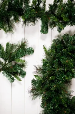 Decorator's Warehouse 36” Deluxe Belgium Wreath > Christmas Wreaths|Christmas Decor