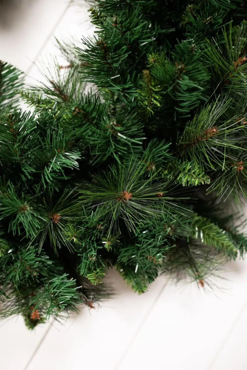 Decorator's Warehouse 36” Deluxe Belgium Wreath > Christmas Wreaths|Christmas Decor