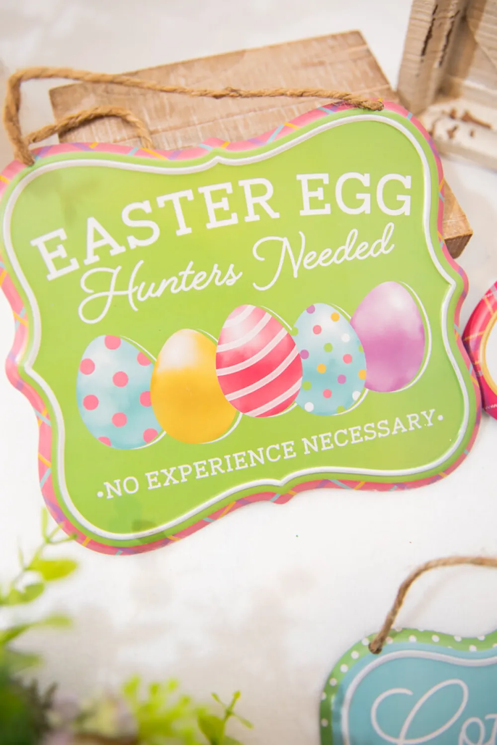 Decorator's Warehouse 7" Embossed Tin Easter Sign > Easter Decor|Easter Decor