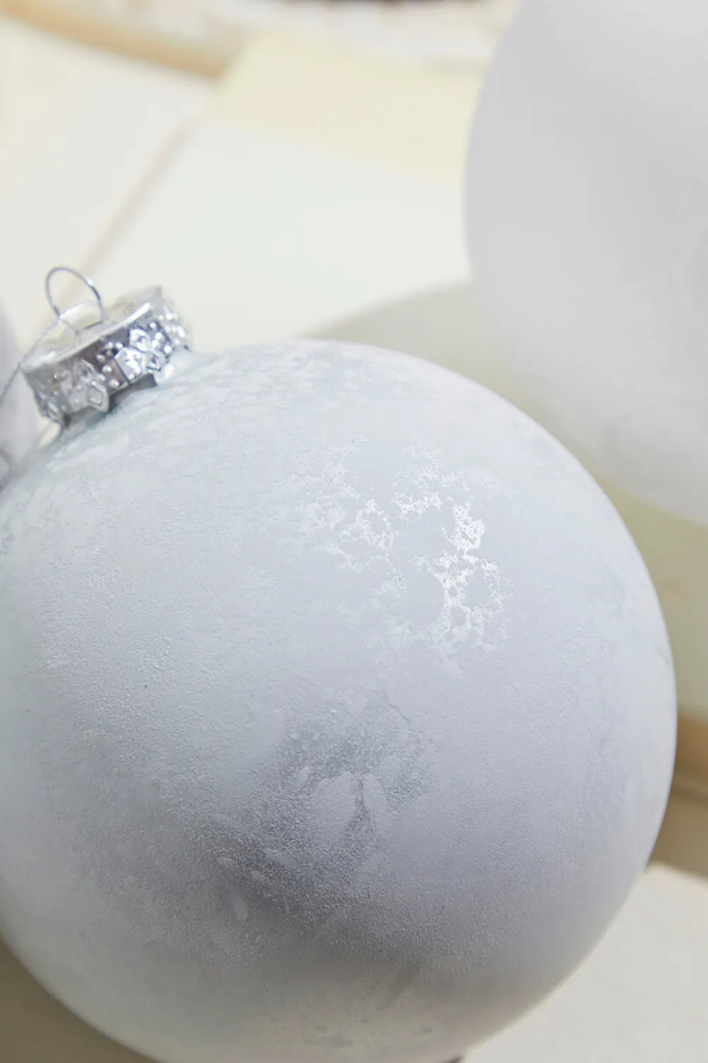 Decorator's Warehouse 5" Frosted White Christmas Ball Ornaments - Set of 6 > White Christmas|Boxed Sets