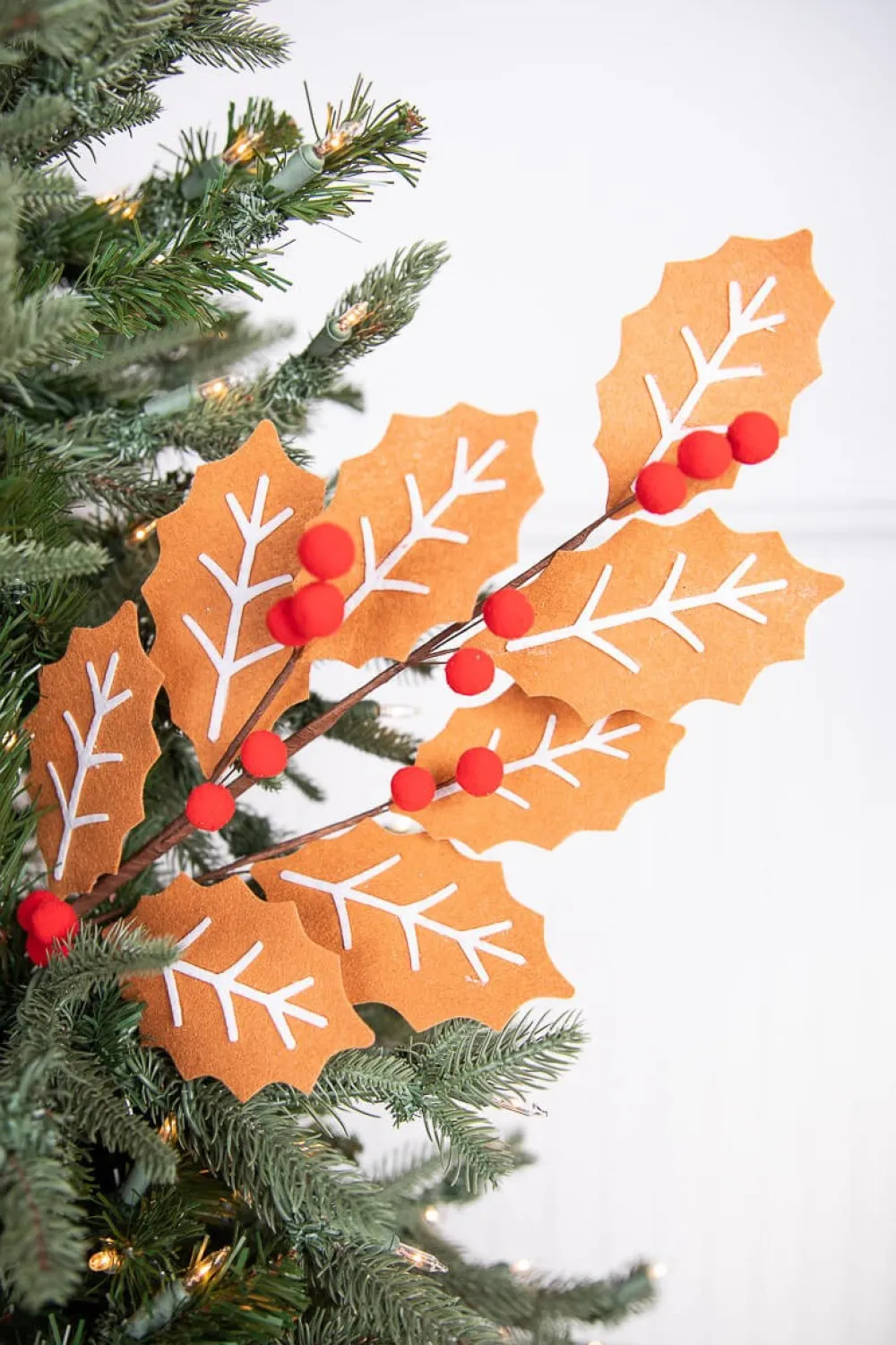 Decorator's Warehouse 28” Gingerbread Leaf Spray with Red Berries > Christmas Sprays|Christmas Decor