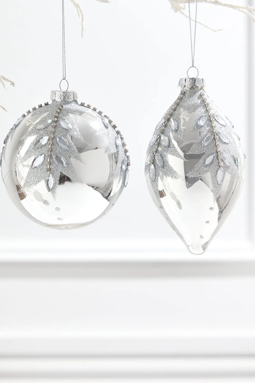 Decorator's Warehouse 4" - 5.5" Glass Jewel Ball & Finial Ornament > White Christmas|Red & Silver