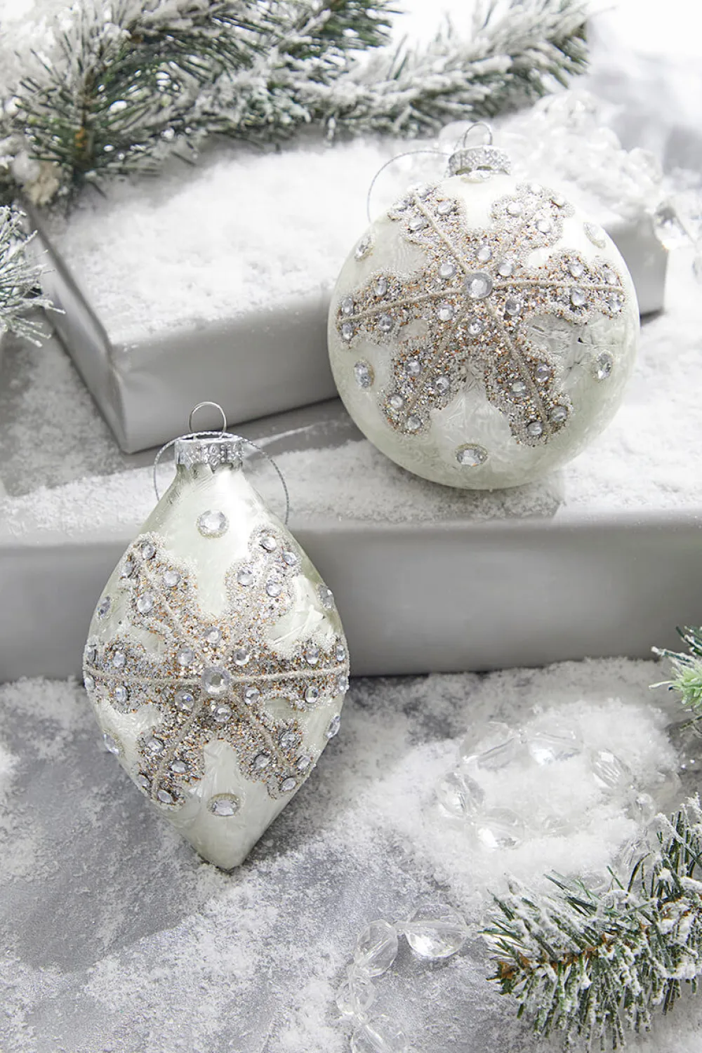 Decorator's Warehouse 4" Glitter Ball/Finial Snowflake Ornament > Christmas Ornaments|White Christmas