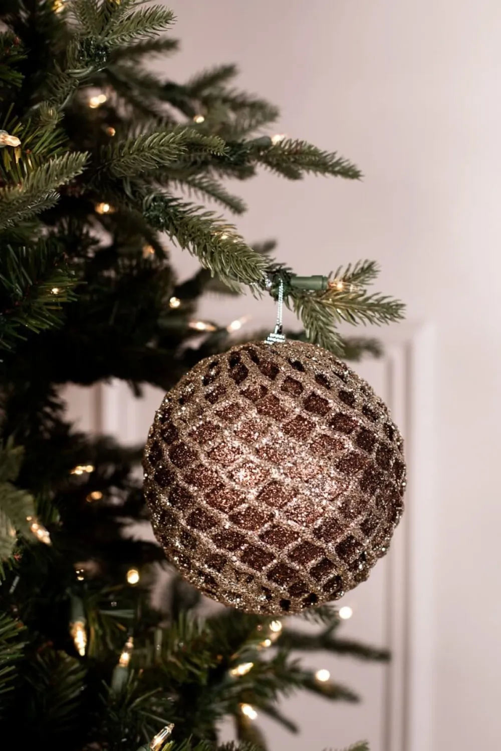 Decorator's Warehouse 6” Glittered 2 Tone Net Ball Christmas Ornaments - Chocolate/Champagne > Sugar & Spice|Christmas Decor