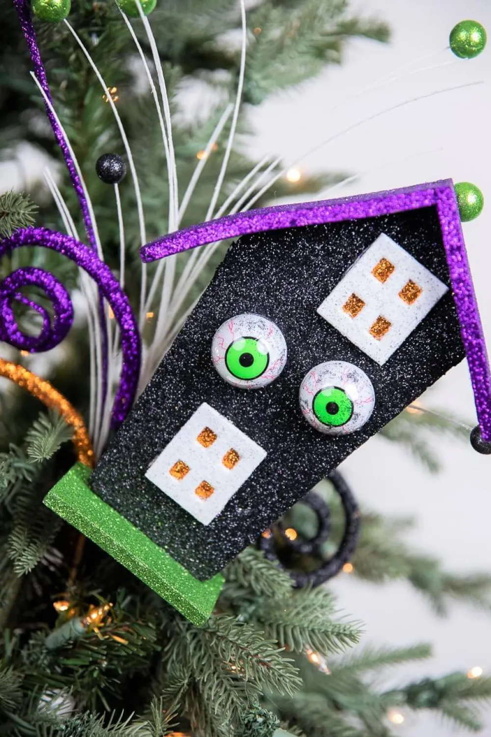 Decorator's Warehouse 30” Glitter Eye House Bat Spray > Halloween|Halloween