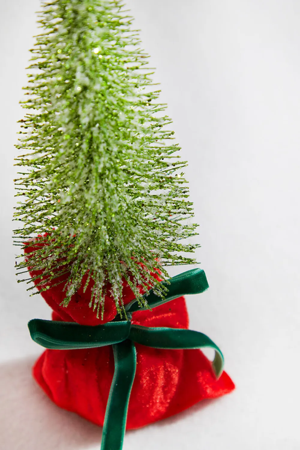 Decorator's Warehouse 10” Glitter Tree In Felt Gift Sack > Tabletop & Accent Trees|Christmas Sale