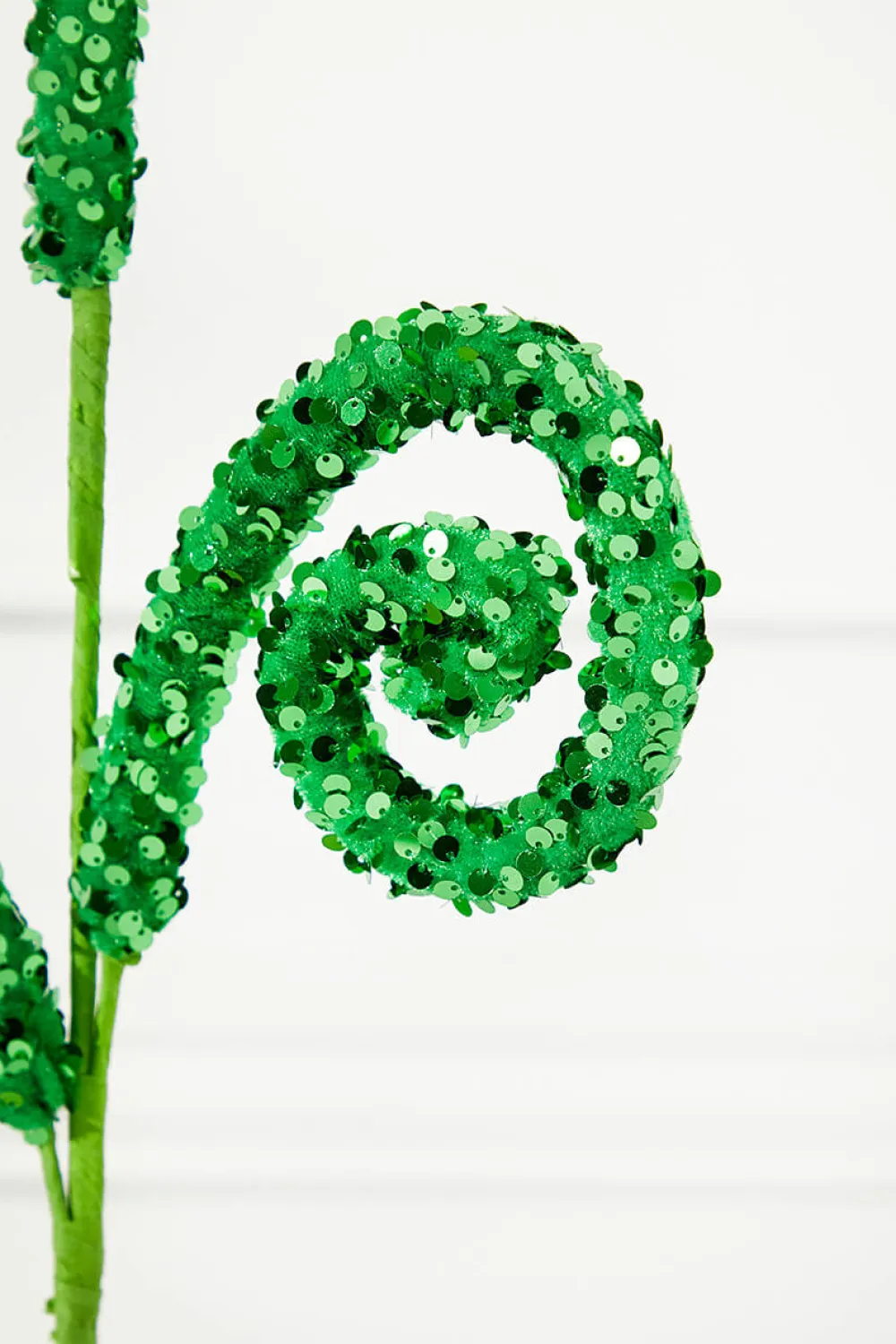 Decorator's Warehouse 28" Green Sequin Curly Spray > Nutcracker|Christmas Sprays