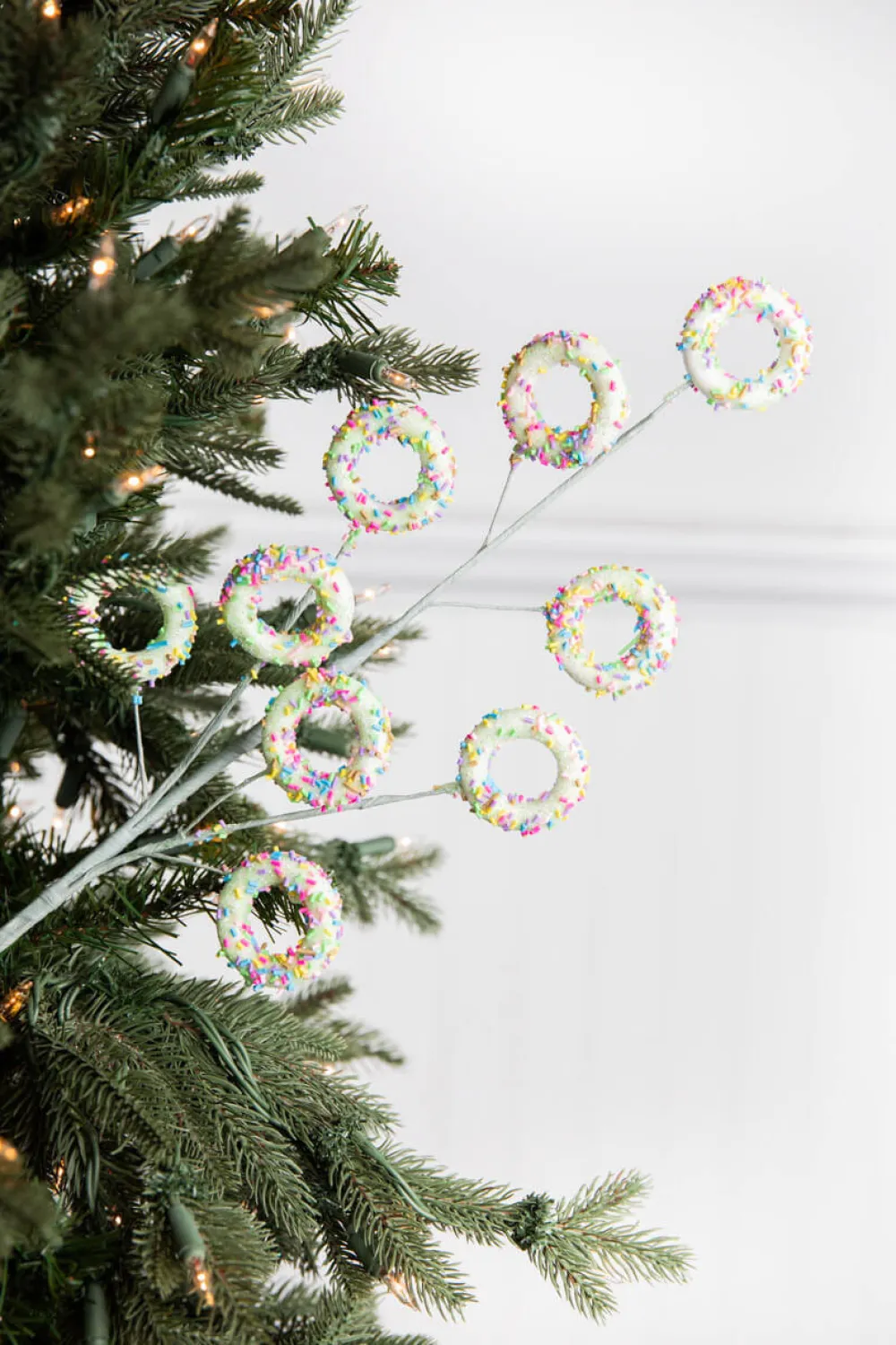 Decorator's Warehouse 24” Green Sprinkle Donut Spray > Santa'S Sweet Shoppe|Christmas Sprays