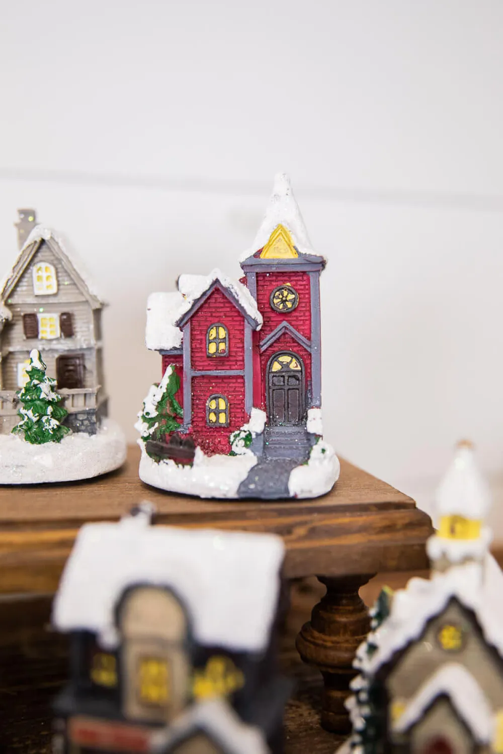Decorator's Warehouse Lighted Holiday House with Battery Powered LEDs > Christmas Decor|Christmas Accents