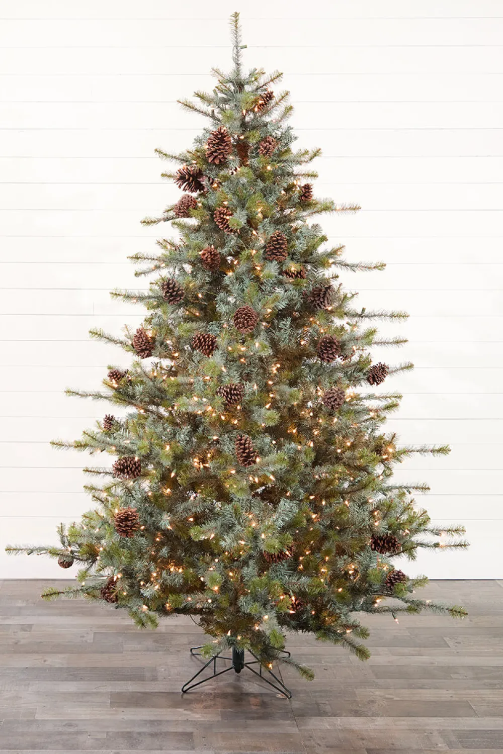 Decorator's Warehouse 7.5' Mammoth Pine Christmas Tree with 900 Lights > Green|Christmas Trees