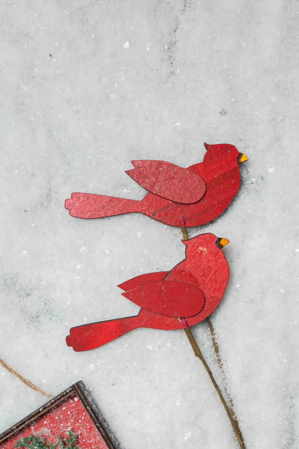 Decorator's Warehouse 20” MDF Cardinal Spray > Cardinal|Christmas Sprays