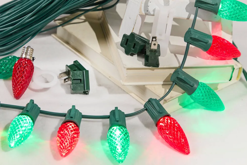 Decorator's Warehouse 250' Outdoor Christmas Lighting Kit - Red/Green > Outdoor Christmas Lighting Kits|C9 Bulbs