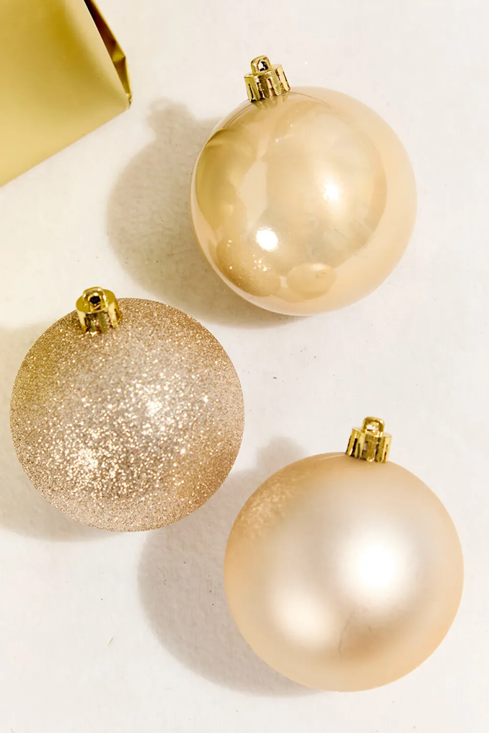 Decorator's Warehouse 3" Pearl Shatterproof Ornament Tub > Christmas Decor|Natural Elegance