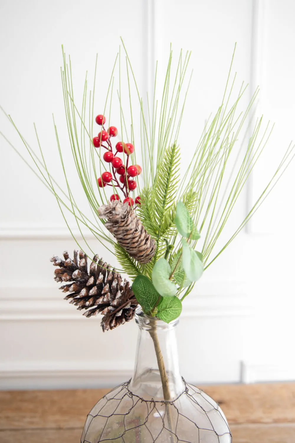 Decorator's Warehouse 18" Pine Berry Pinecone Spray > Cardinal|Farmhouse