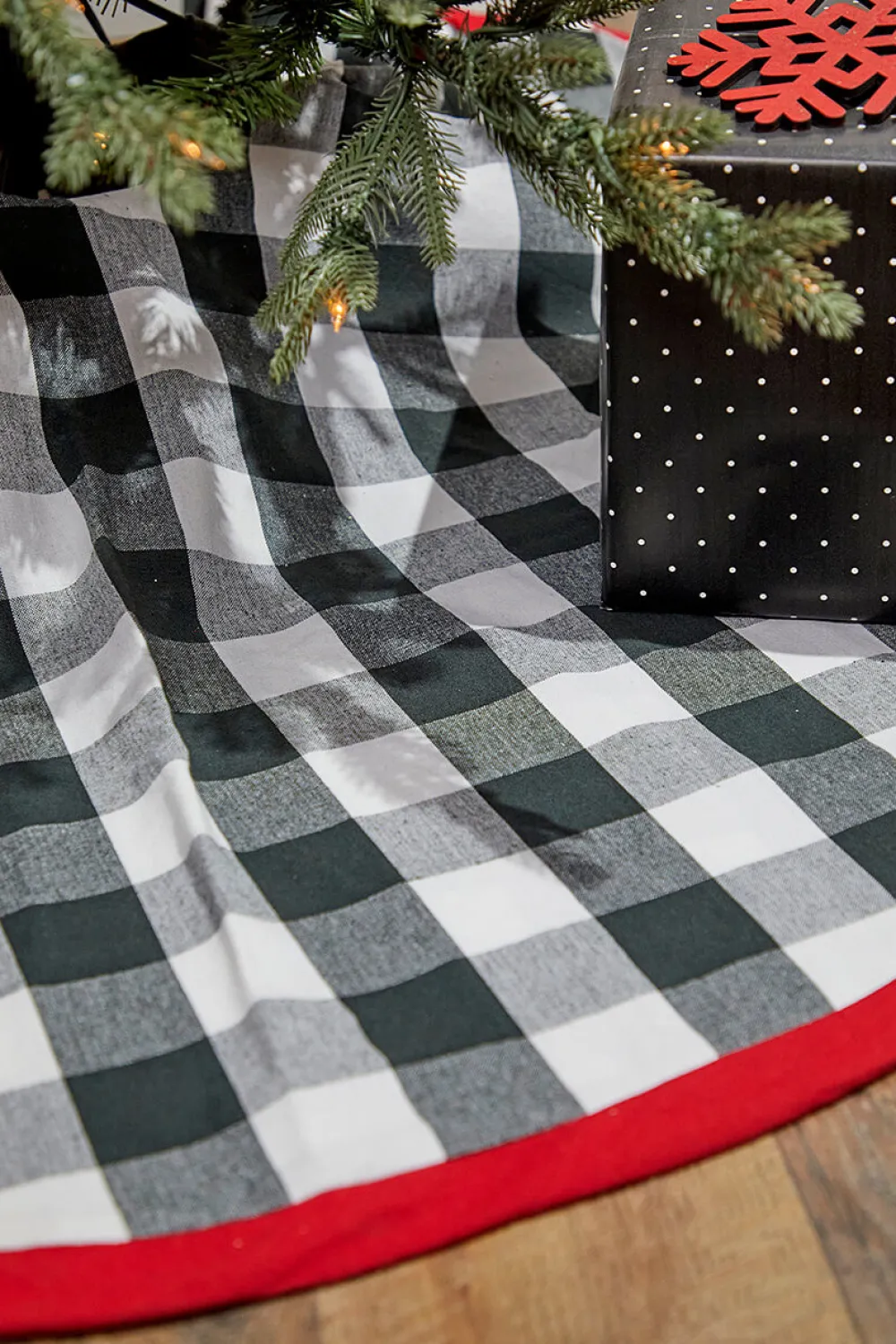 Decorator's Warehouse 54" Plaid Tree Skirt > Best Sellers|Christmas Tree Skirts