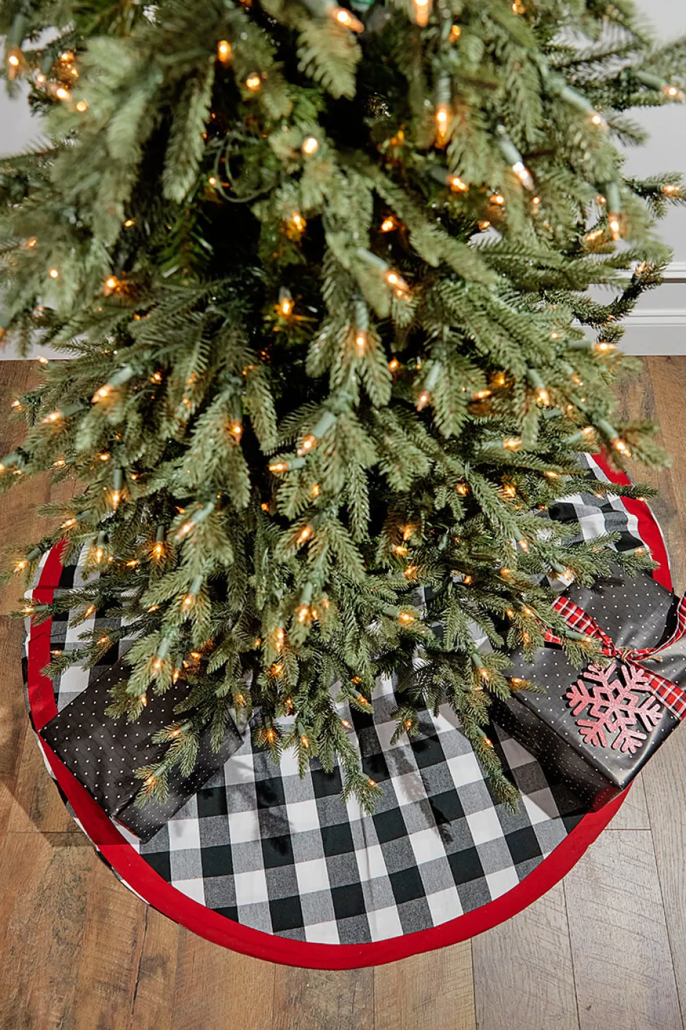 Decorator's Warehouse 54" Plaid Tree Skirt > Best Sellers|Christmas Tree Skirts