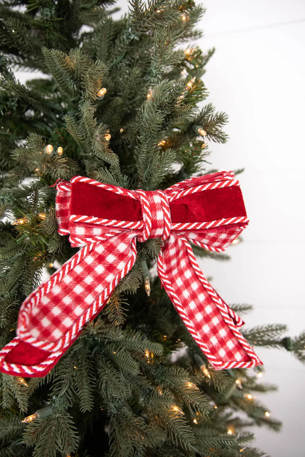 Decorator's Warehouse 8” Red and White Plaid Bow > Christmas Decor|Valentine'S Decor