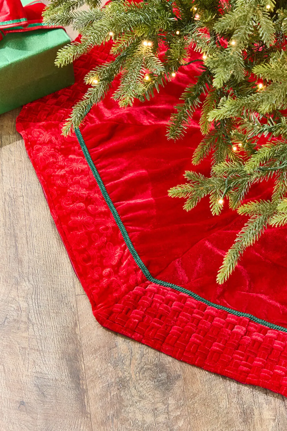 Decorator's Warehouse 54" Red Velvet Braided Edge Tree Skirt > Christmas Decor|Christmas Textiles