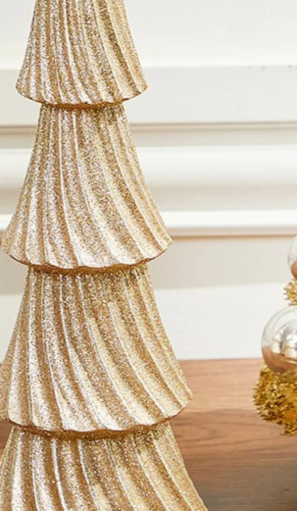 Decorator's Warehouse 14" Resin Modern Tree > Tabletop & Accent Trees|Christmas Decor