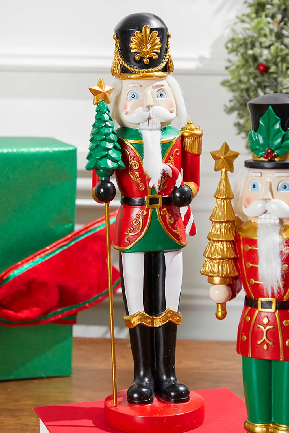 Decorator's Warehouse 15" Resin Royal Nutcracker > Nutcracker|Christmas Decor