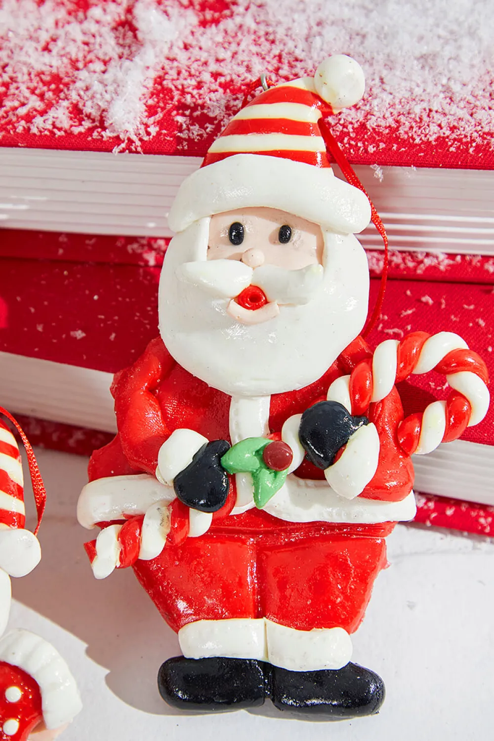 Decorator's Warehouse 5" Santa Resin Ornament > Christmas Ornaments|Christmas Decor