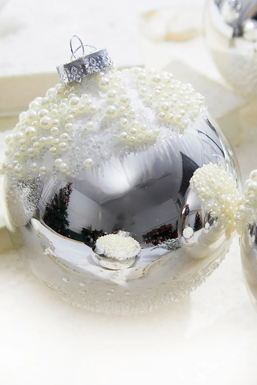 Decorator's Warehouse 5" Silver Christmas Ball Ornament - Set of 6 > White Christmas|Boxed Sets