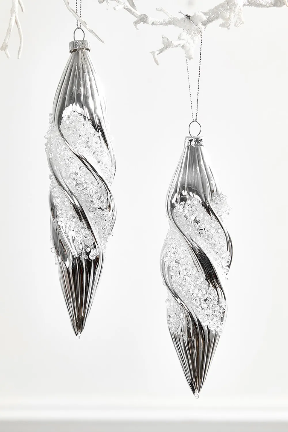 Decorator's Warehouse 7"- 8" Silver Glass Drop Ornament > White Christmas|Red & Silver