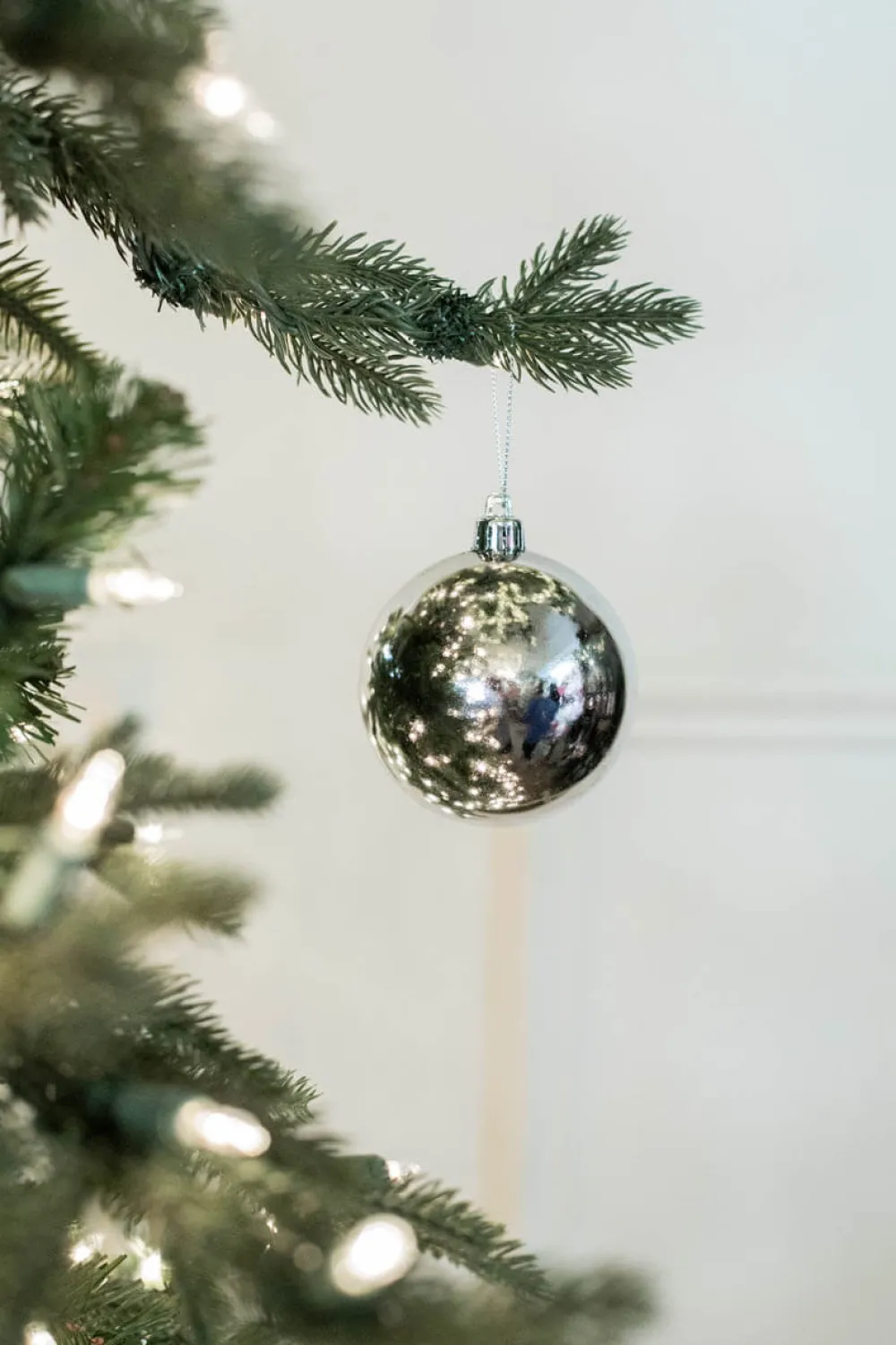 Decorator's Warehouse 3" Silver Shiny Ball - Box of 6 > White Christmas|Boxed Sets