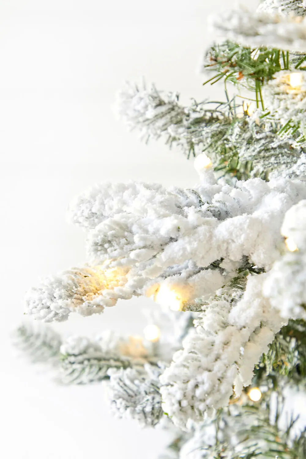 Decorator's Warehouse 9' Snowcrest Pencil Pine Artificial Christmas Tree with 700 Color-Changing Lights > 9 Feet|Christmas Decor