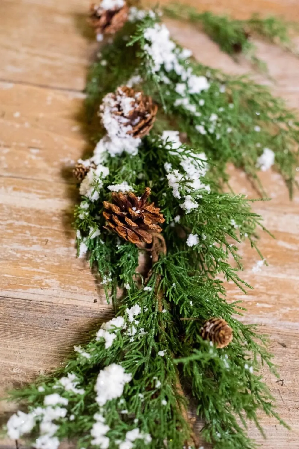 Decorator's Warehouse 48” Snow Western Cedar Garland > Christmas Decor|Unlit Garlands