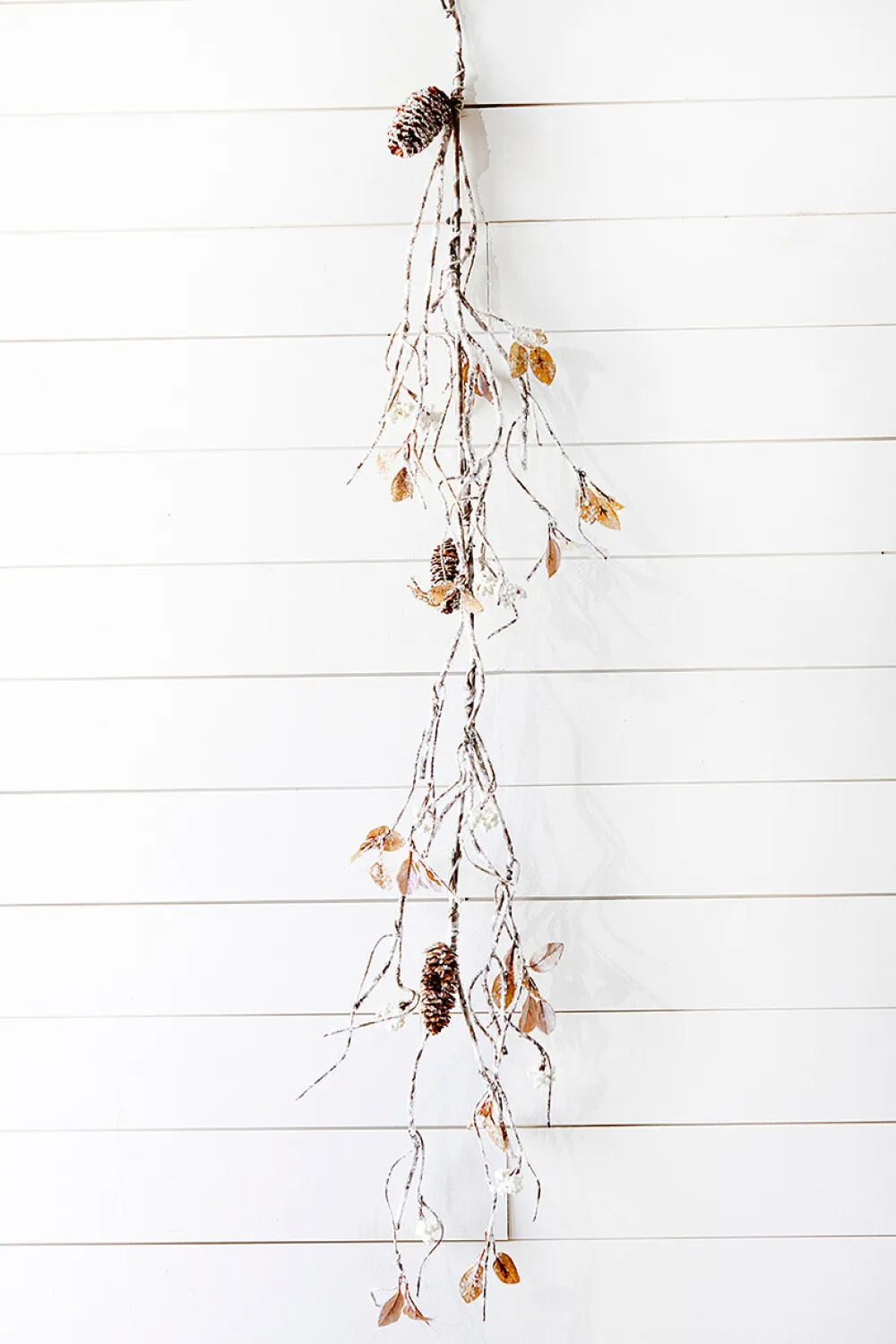 Decorator's Warehouse 48" Snow with Glitter Winter Chalet Garland - Natural/Frost > Christmas Decor|Unlit Garlands
