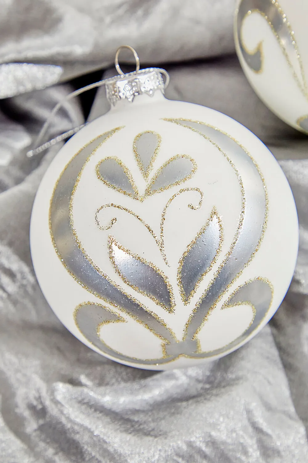Decorator's Warehouse 4" Swirl Holiday Ball Ornament > Christmas Ornaments|White Christmas