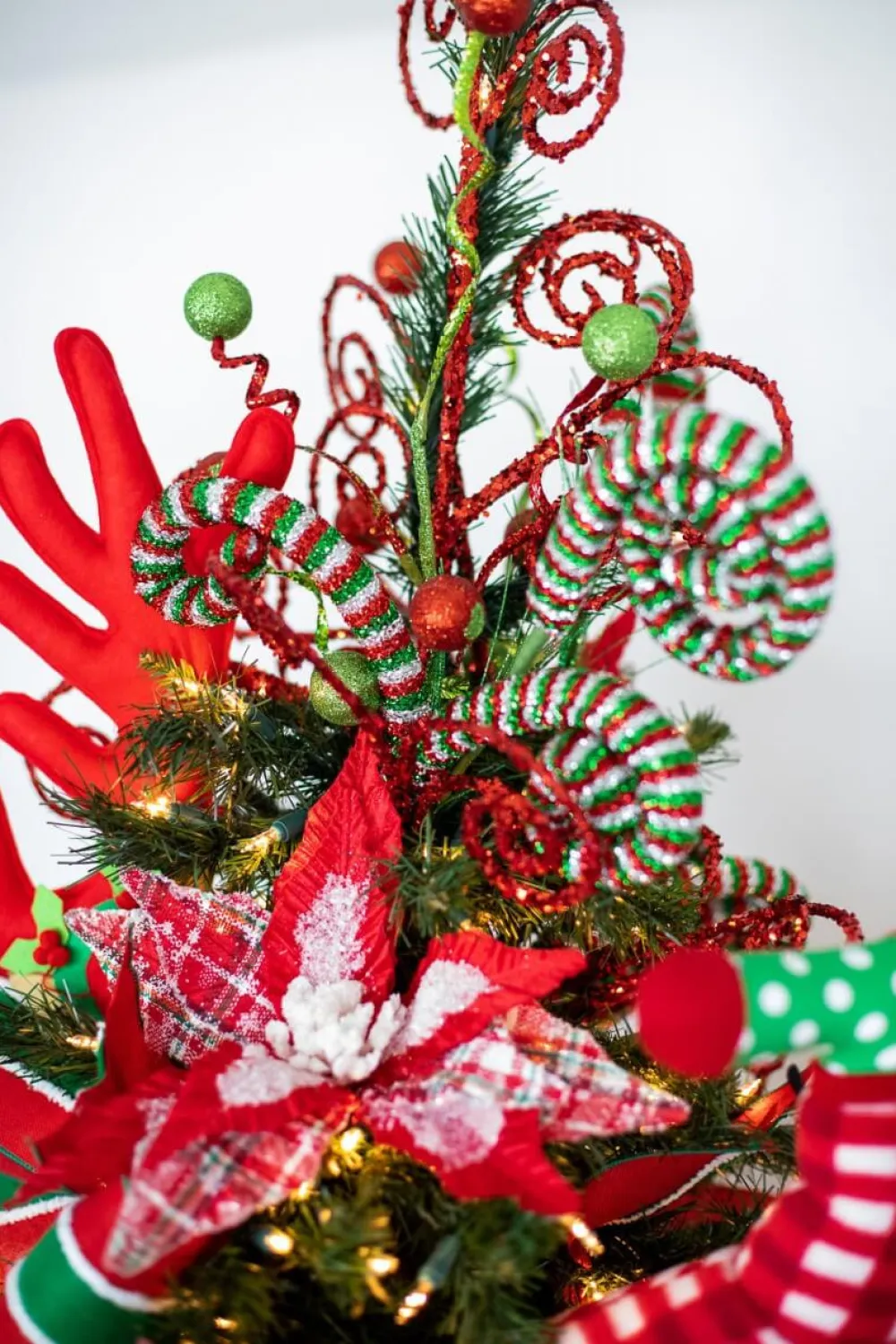 Decorator's Warehouse 30” Tinsel Swirl Spray > Christmas Decor|Christmas Sprays