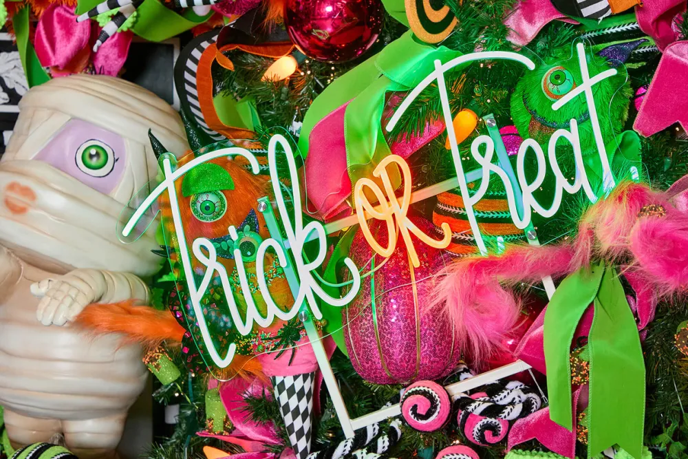 Decorator's Warehouse 26" Trick Or Treat Lit Neon Metal Yard Stake > Halloween|Halloween