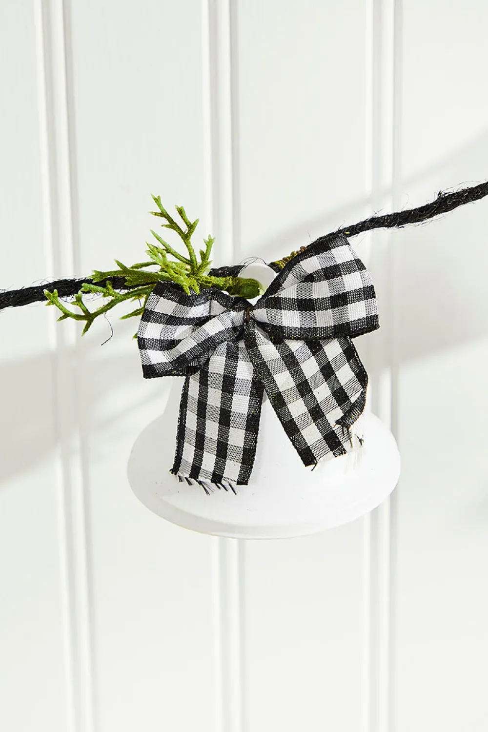 Decorator's Warehouse 67” White Country Bell Garland > Cardinal|Christmas Decor