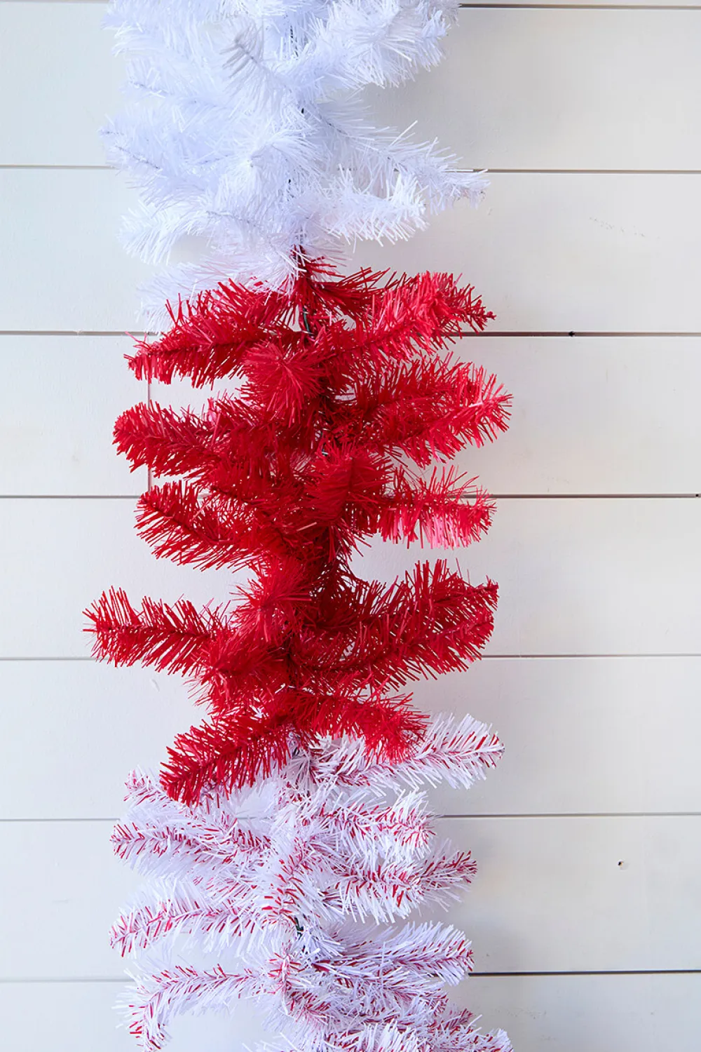 Decorator's Warehouse 9'x12" Caprico Red/White Garland > Christmas Decor|Patriotic Decor