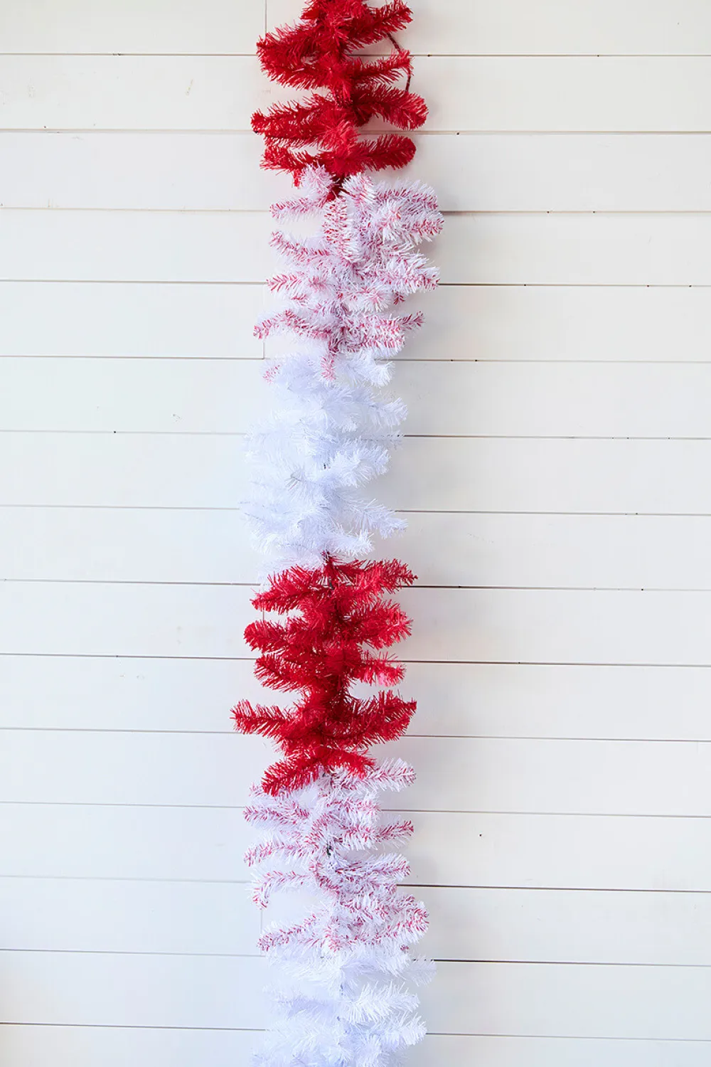 Decorator's Warehouse 9'x12" Caprico Red/White Garland > Christmas Decor|Patriotic Decor