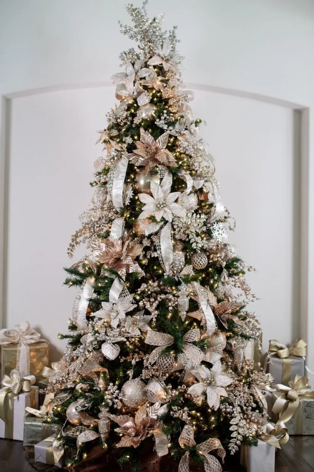 Decorator's Warehouse 31” x 16.5" Champagne Velvet Metallic Poinsettia > Sugar & Spice|Christmas Decor