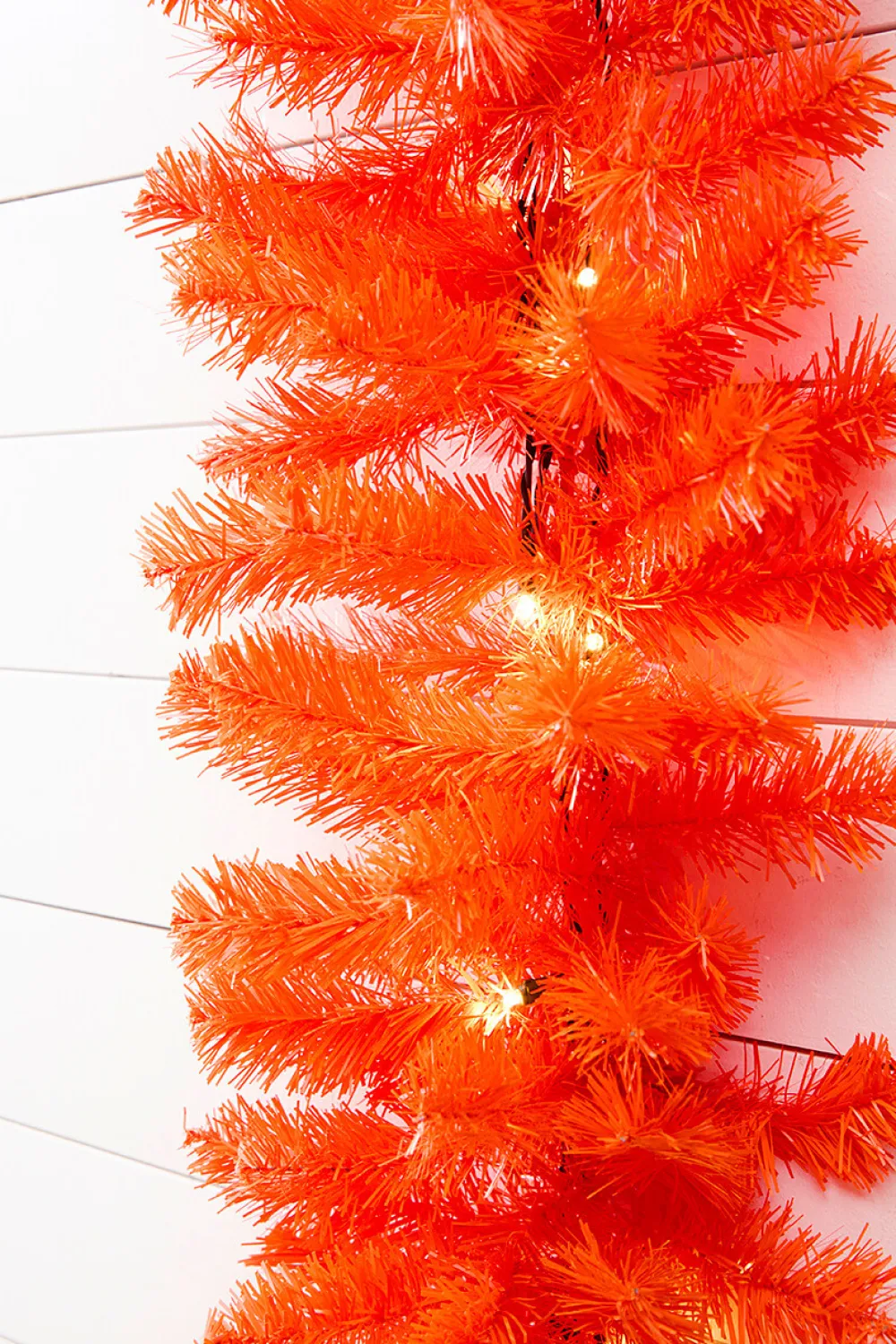Decorator's Warehouse 9' x 12" LED Orange Garland > Christmas Decor|Outdoor Lighting